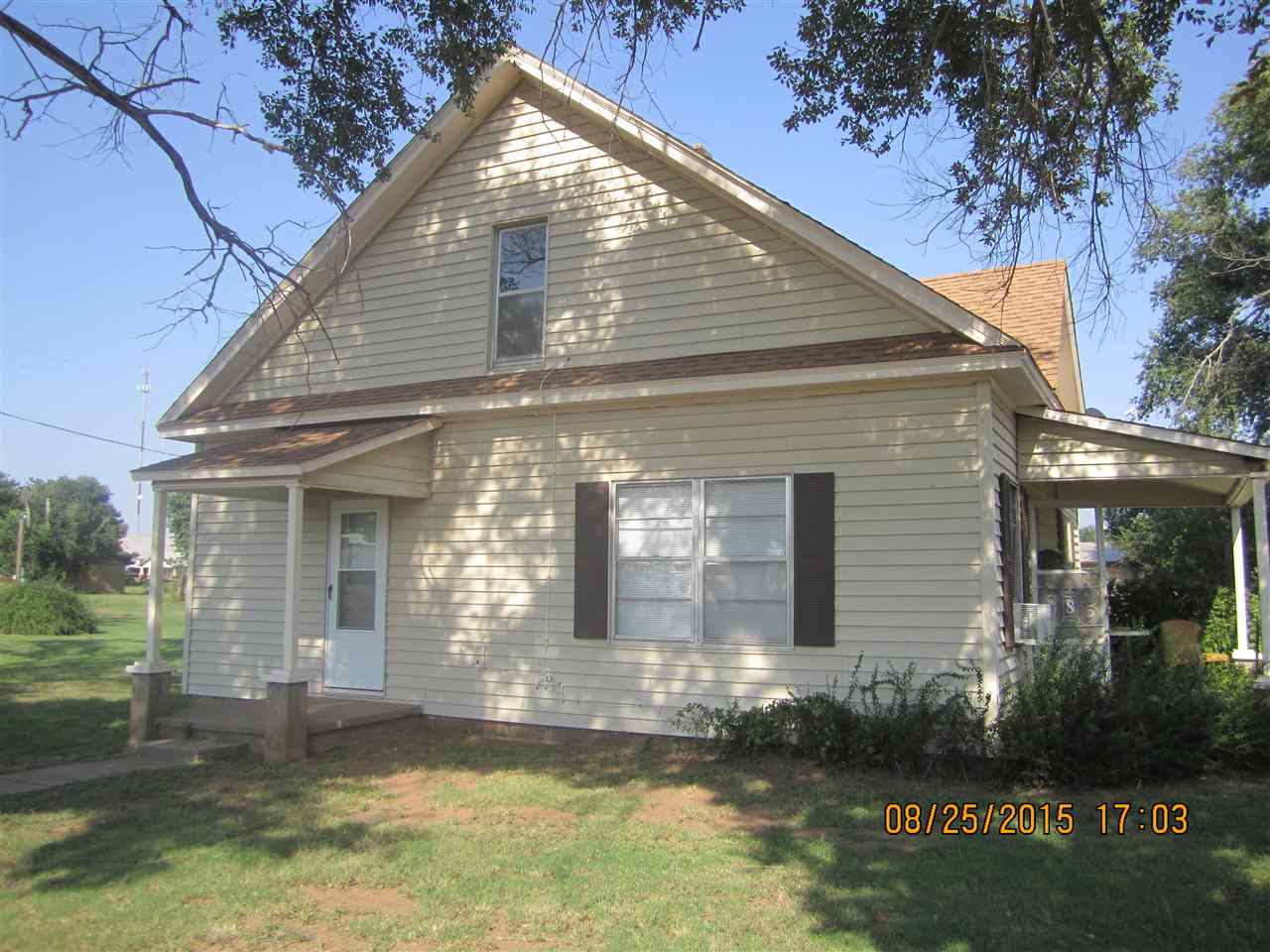 305 Main, Camargo, OK 73835