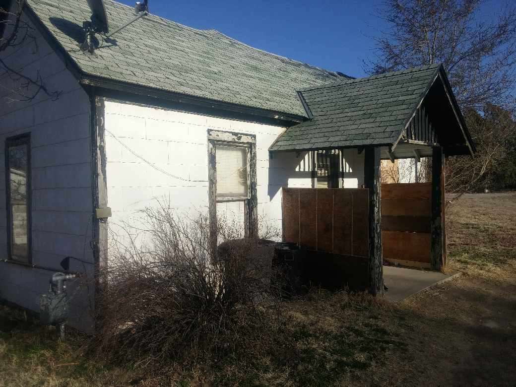 303 Main St, Gage, OK 73843