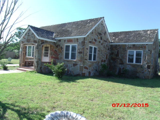 521 E. 1st St., Shattuck, OK 73858