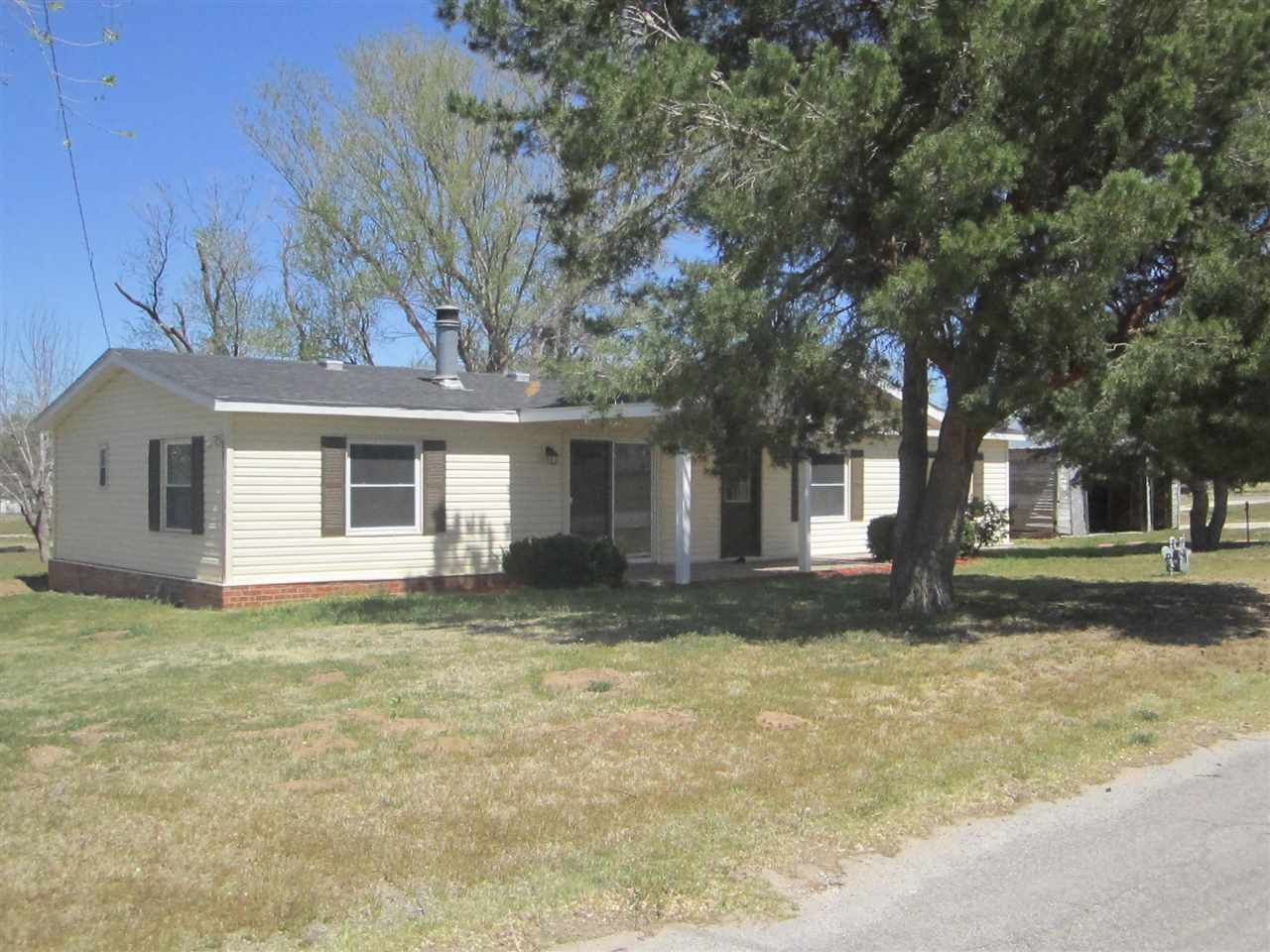 407 5th, Shattuck, OK 73858