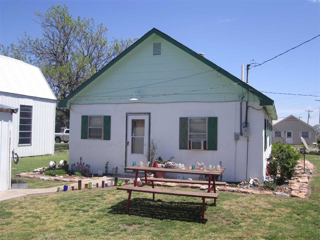 617 Miller, Vici, OK 73859