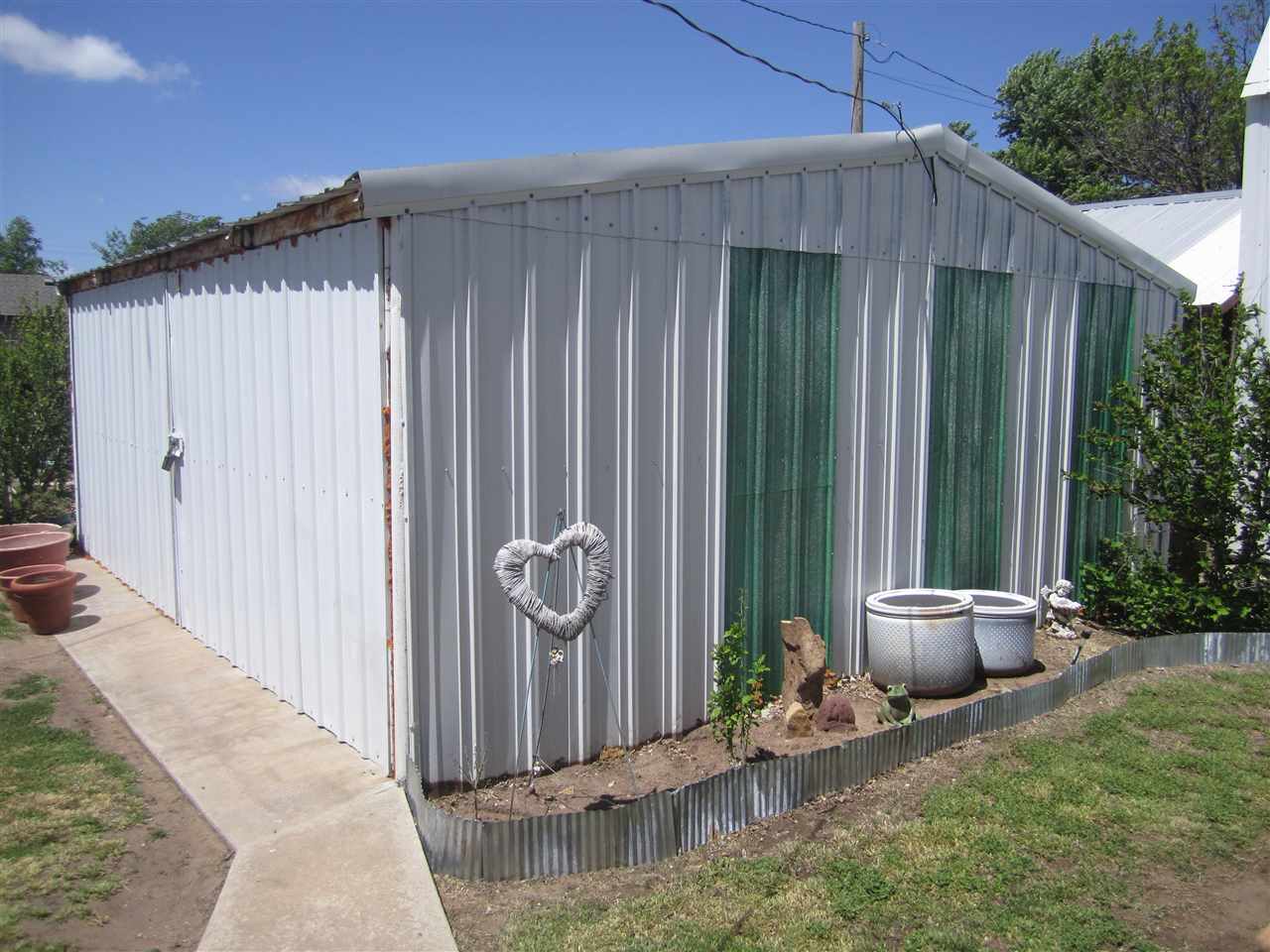 617 Miller, Vici, OK 73859