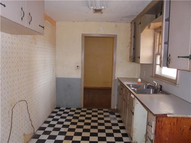 1932 Crestview DrBartlesville, OK, 74003Washington County