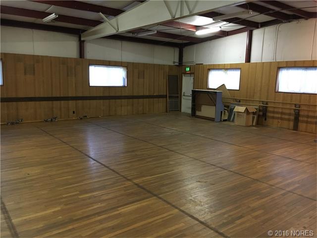 218 S Creek Avenue, Bartlesville, OK 74003