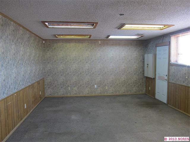 1320 SW Frank Phillips Boulevard, Bartlesville, OK 74003