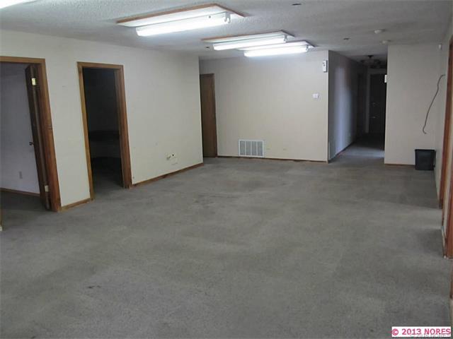 1320 SW Frank Phillips Boulevard, Bartlesville, OK 74003