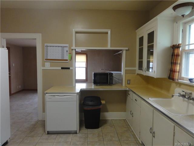 1325 SW Jennings Avenue, Bartlesville, OK 74003