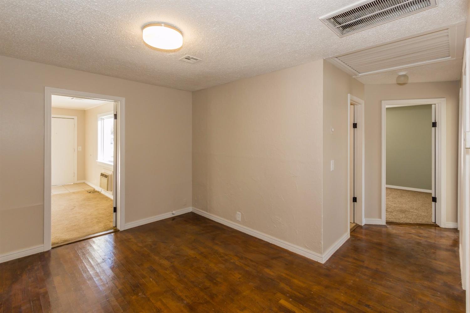 2254 South Dewey, Bartlesville, OK 74003