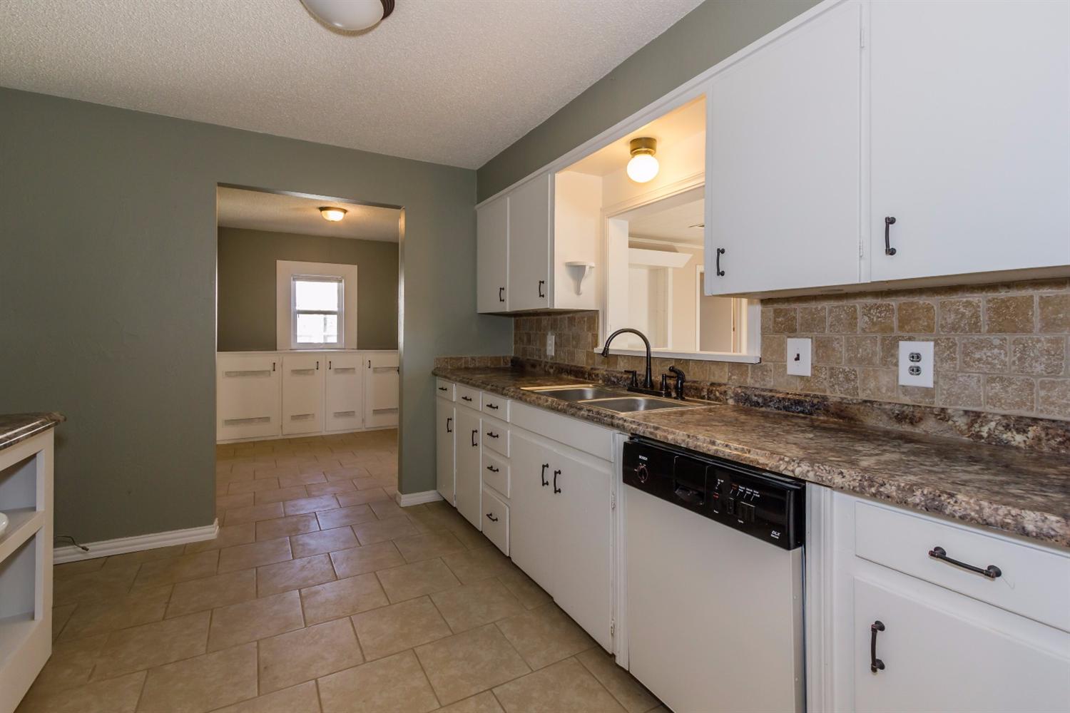 2254 South Dewey, Bartlesville, OK 74003