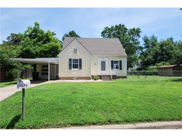 2106 S Dewey Place, Bartlesville, OK 74003