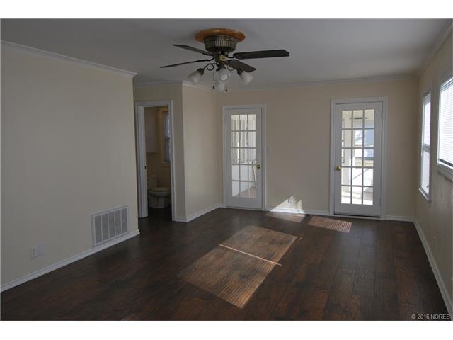 2106 S Dewey Place, Bartlesville, OK 74003