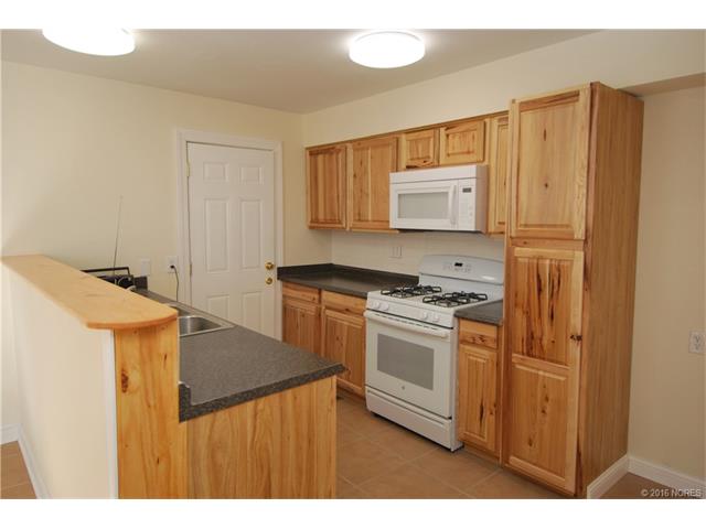 2106 S Dewey Place, Bartlesville, OK 74003