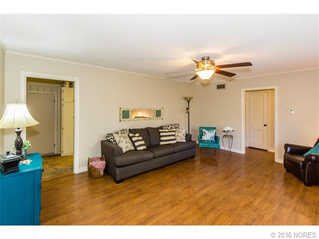1512 Cherokee Place, Bartlesville, OK 74003