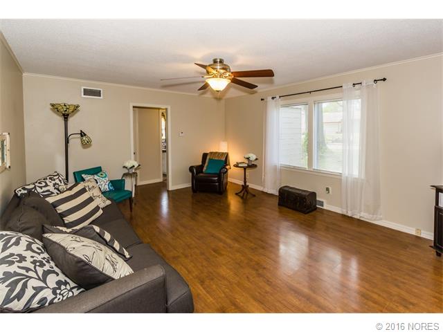 1512 Cherokee Place, Bartlesville, OK 74003