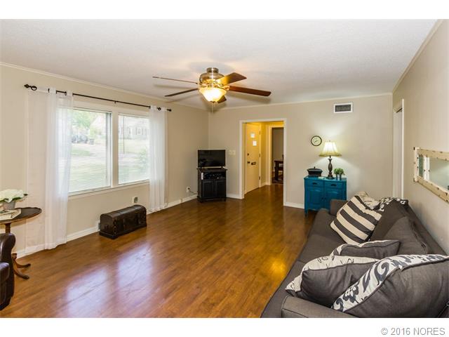 1512 Cherokee Place, Bartlesville, OK 74003