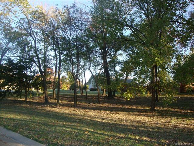 1932 Bradbury Court, Bartlesville, OK 74006