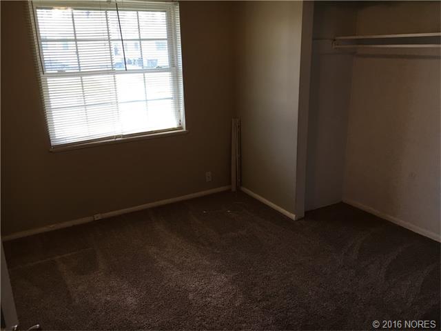 5012 E Frank Phillips Boulevard, Bartlesville, OK 74006