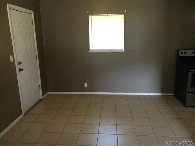 5012 E Frank Phillips Boulevard, Bartlesville, OK 74006