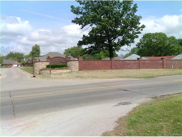 2411 Burlingame Place, Bartlesville, OK 74006