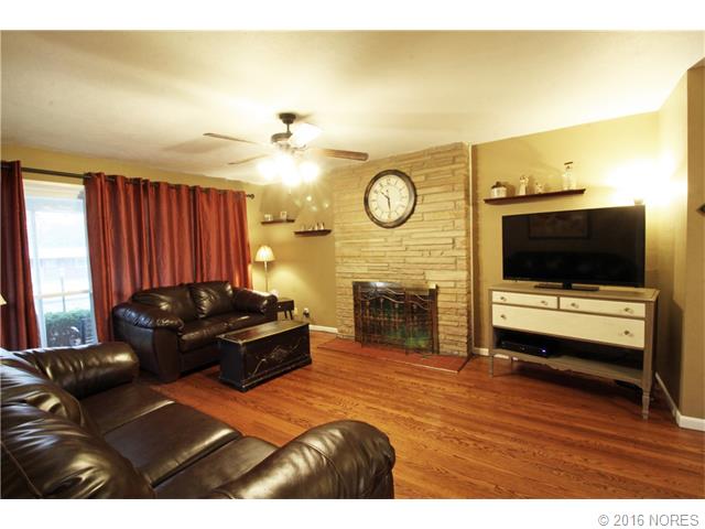 4216 Fleetwood Drive, Bartlesville, OK 74006