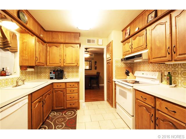 4216 Fleetwood Drive, Bartlesville, OK 74006