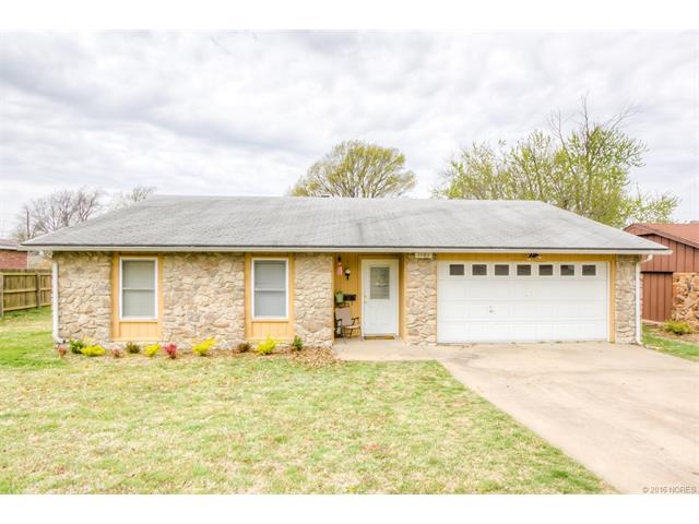 1101 May Lane, Bartlesville, OK 74006