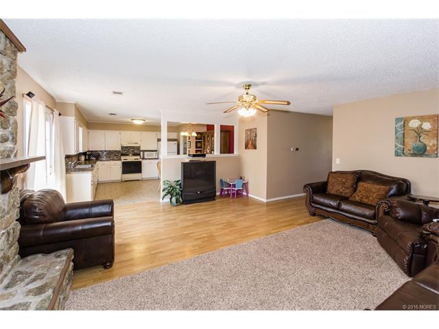 1101 May Lane, Bartlesville, OK 74006