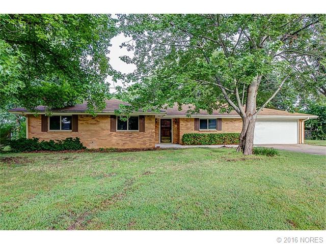 1715 Crescent Drive, Bartlesville, OK 74006