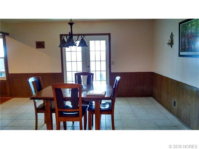 112 Elmhurst Court, Bartlesville, OK 74006