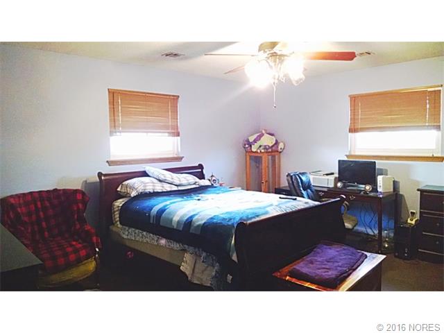 112 Elmhurst Court, Bartlesville, OK 74006