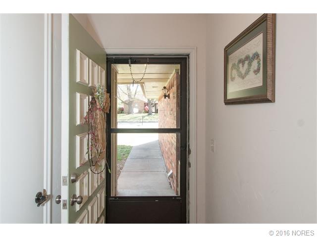 1733 East Drive, Bartlesville, OK 74006