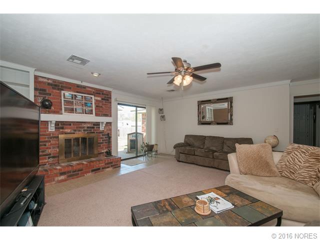 1733 East Drive, Bartlesville, OK 74006