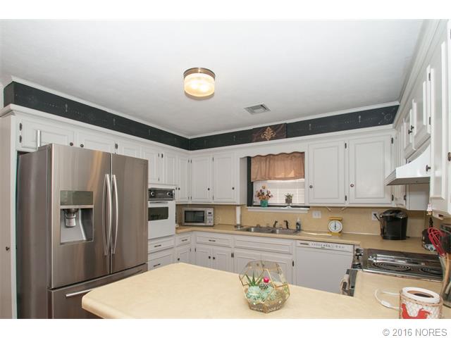 1733 East Drive, Bartlesville, OK 74006