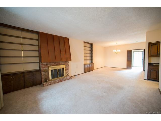 23 SE Shadow Lake Drive, Bartlesville, OK 74006