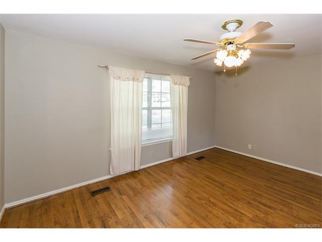 1067 Renick Lane, Bartlesville, OK 74006