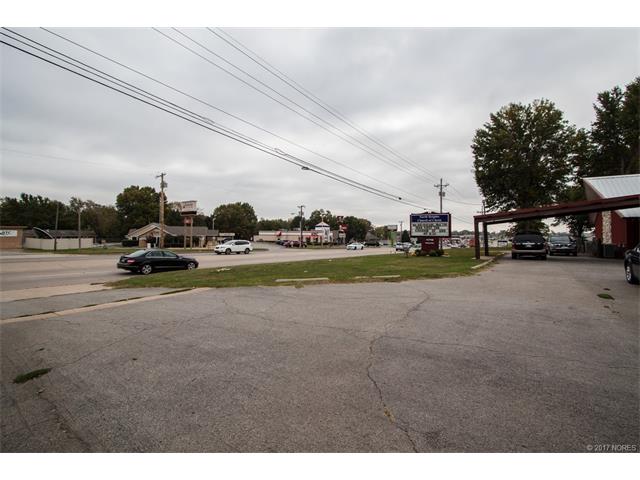 11710 S Memorial Drive, Bixby, OK 74008