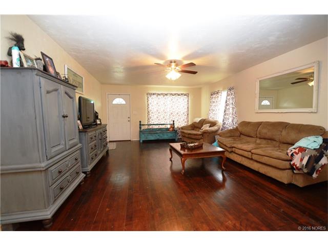 233 W 8th Avenue, Bristow, OK 74010