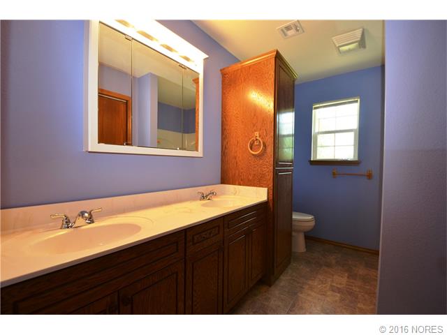 616 S Ash Street, Bristow, OK 74010