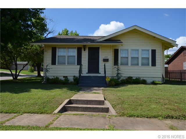247 W 9th Avenue, Bristow, OK 74010