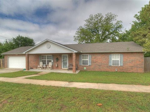 204 S Elm Street, Bristow, OK 74010
