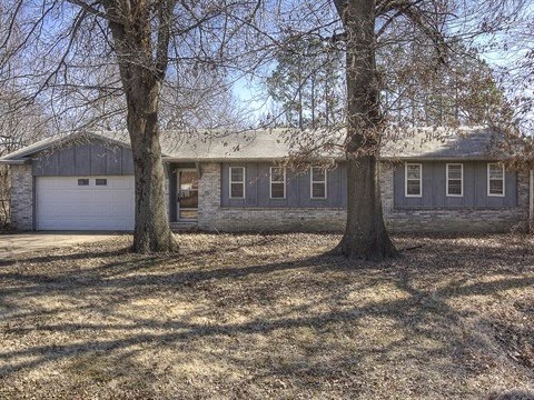 802 S Maple Street, Chelsea, OK 74016