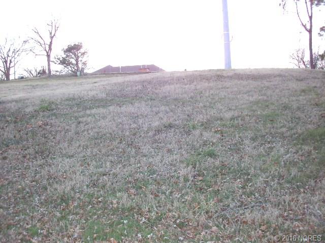 N Boling Street, Claremore, OK 74017