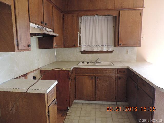 909 W 6th Street, Claremore, OK 74017