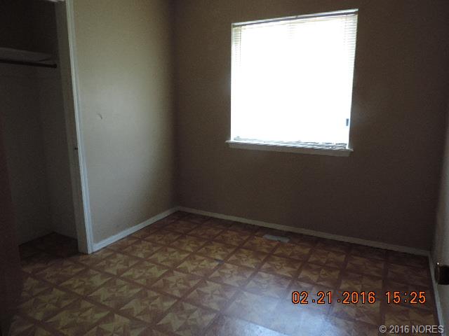 909 W 6th Street, Claremore, OK 74017
