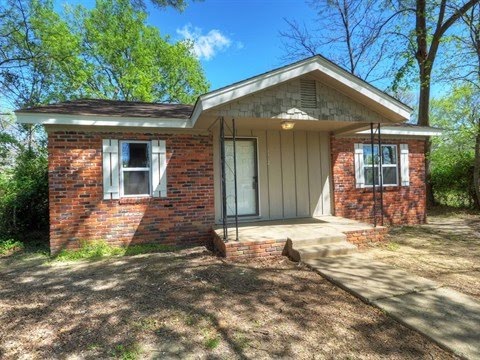 1312 W Strain Street, Claremore, OK 74017