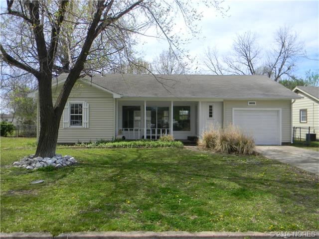 1209 N Cherrington Avenue, Claremore, OK 74017