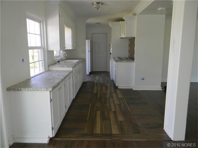 1209 N Cherrington Avenue, Claremore, OK 74017