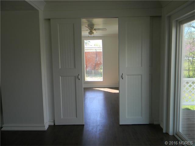 1209 N Cherrington Avenue, Claremore, OK 74017