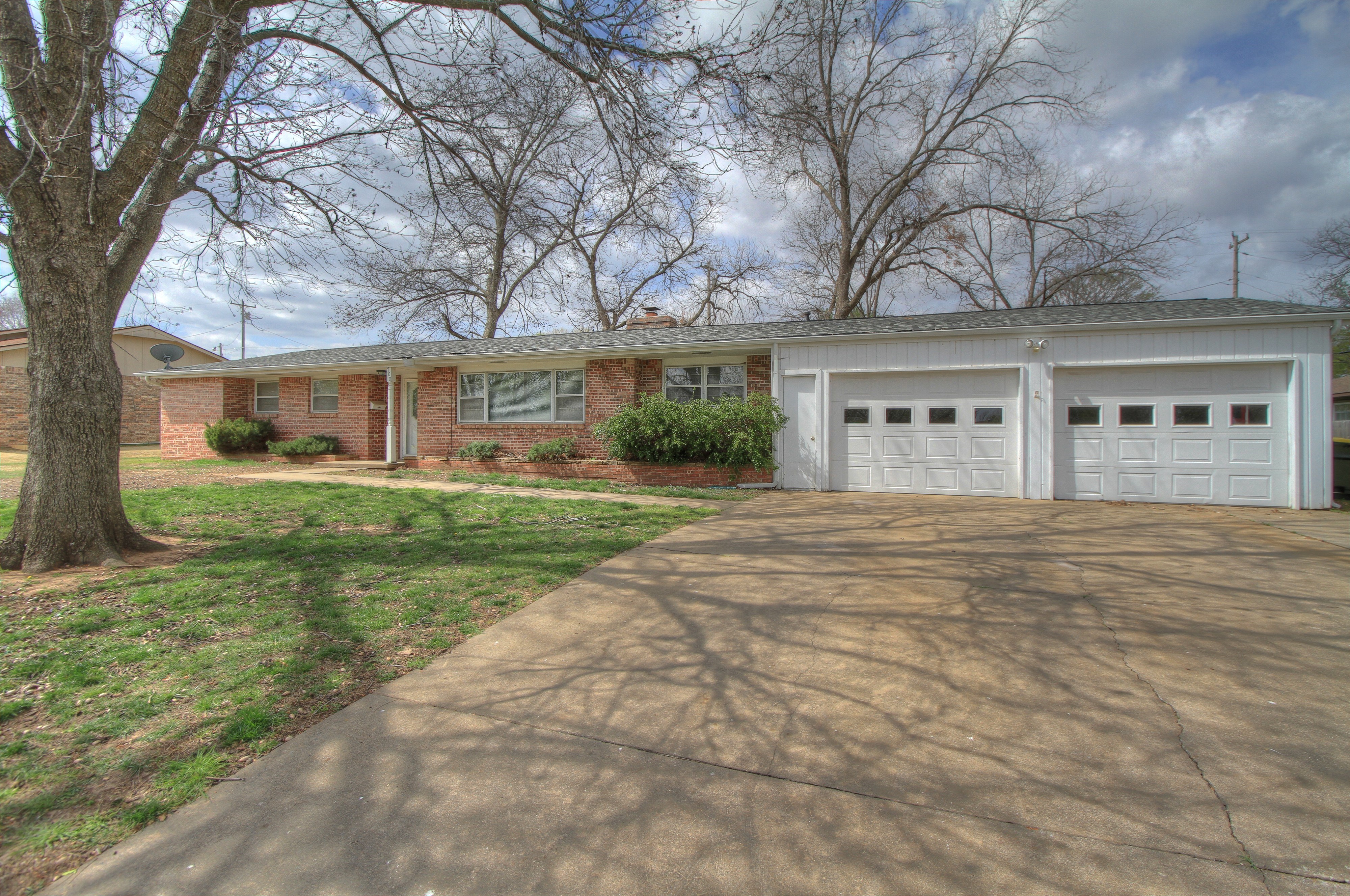 700 N D. Avenue, Cleveland, OK 74020