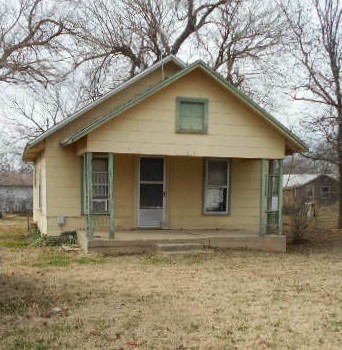 417 N Linwood Ave, Cushing, OK 74023